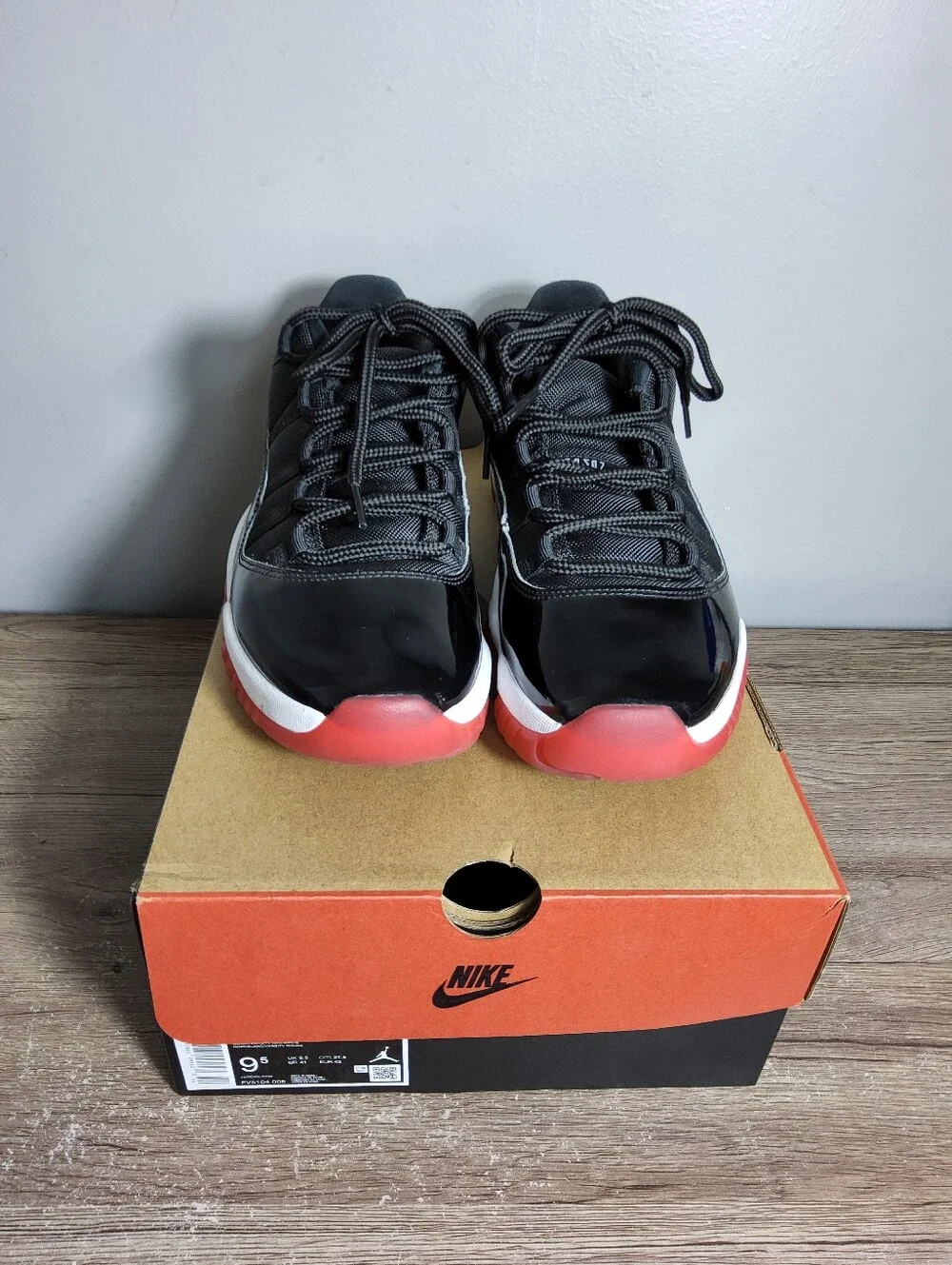 Jordan Retro Low Bred FV5104-006 SZ 9.5